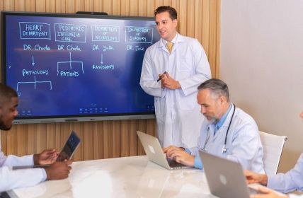 Pyramid Computer bringt Faytech Freestyle Whiteboard erfolgreich ins (Foto: Pyramid Computer GmbH)